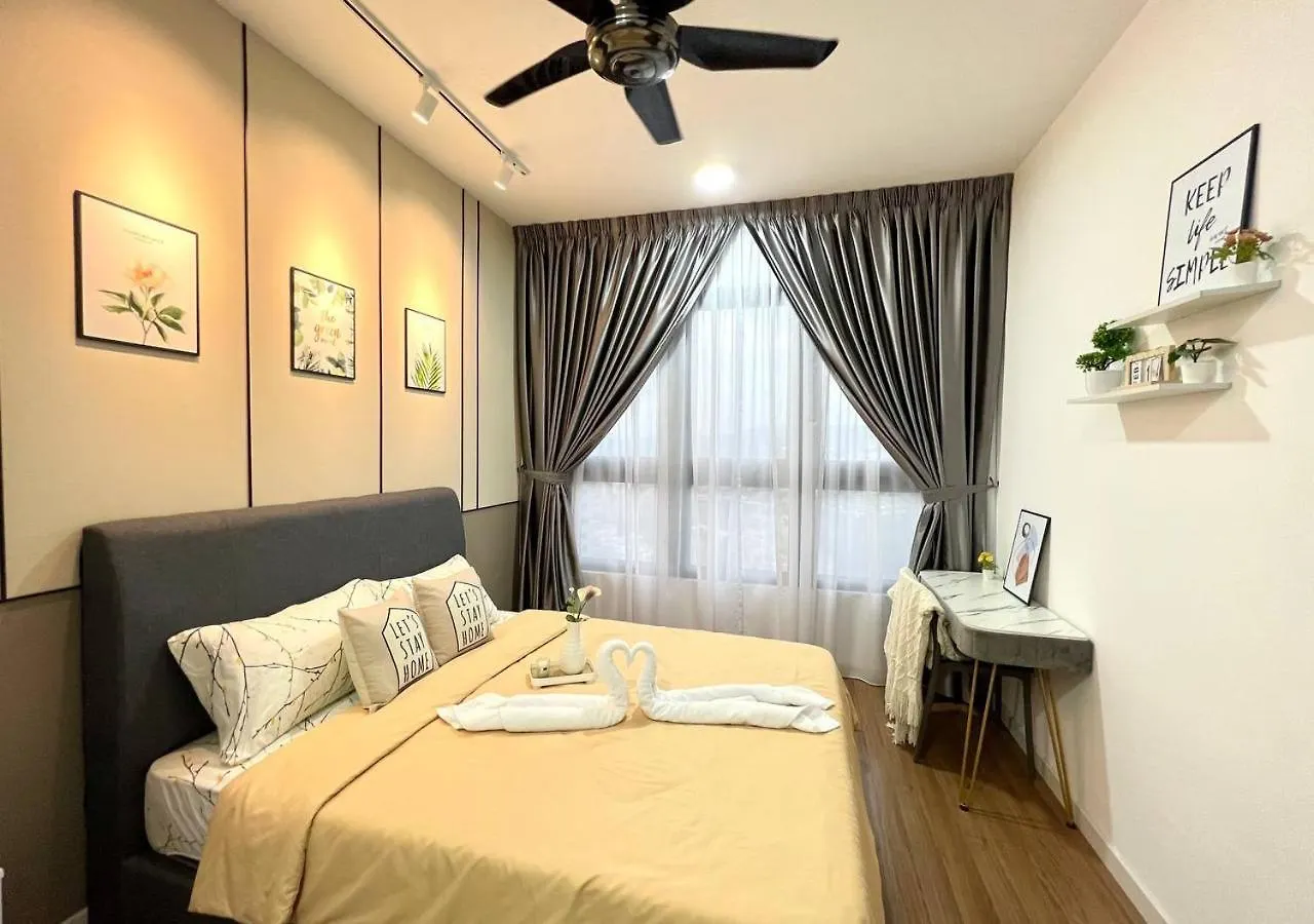 3Br / 9 Pax / Sunway Velocity / Mrt / Lrt Apartment Kuala Lumpur