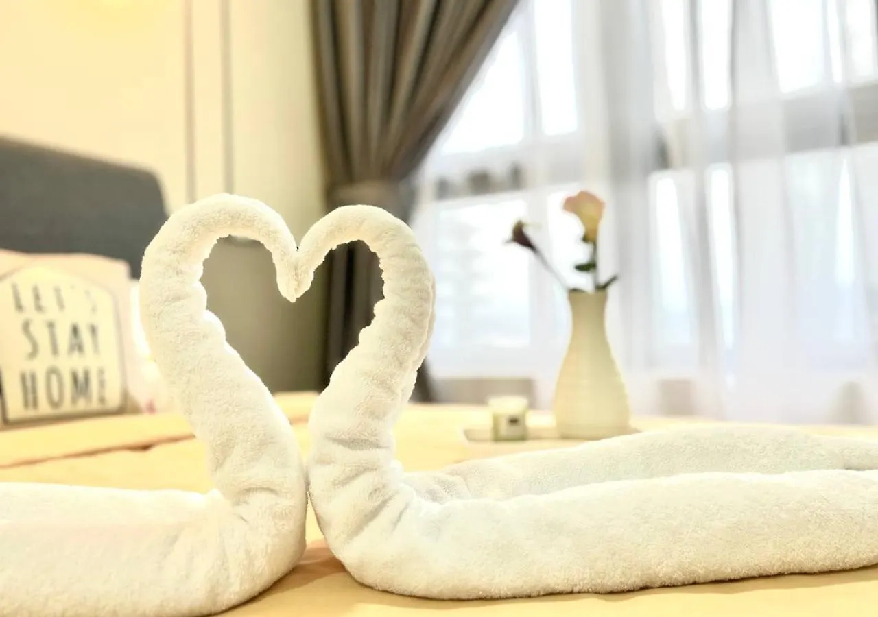 3Br / 9 Pax / Sunway Velocity / Mrt / Lrt Apartment Kuala Lumpur