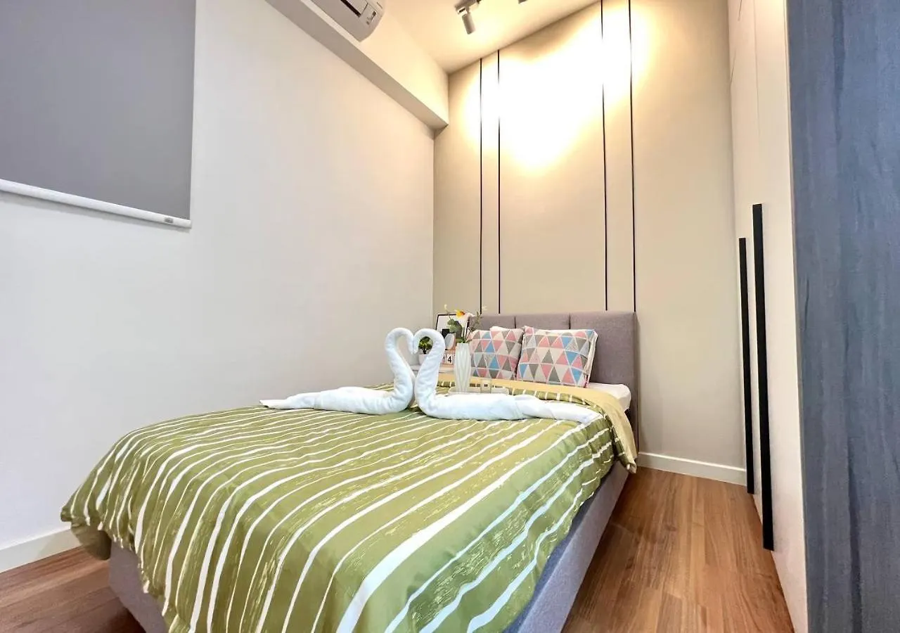 3Br / 9 Pax / Sunway Velocity / Mrt / Lrt Apartment Kuala Lumpur Malaysia