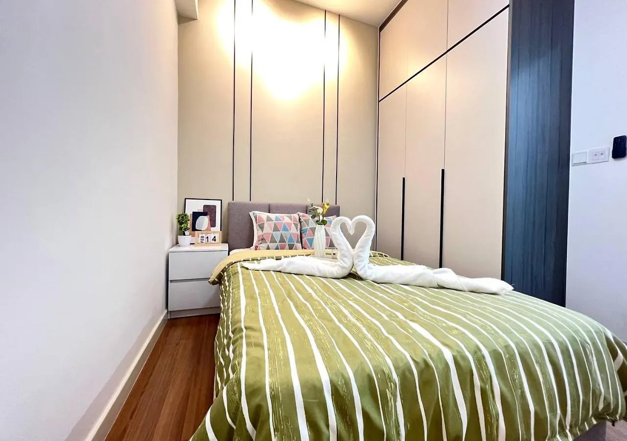 3Br / 9 Pax / Sunway Velocity / Mrt / Lrt Apartment Kuala Lumpur