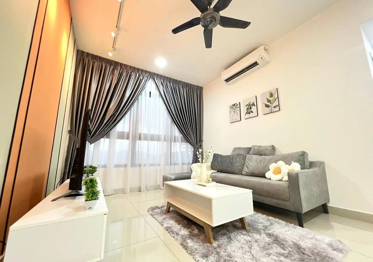 3Br / 9 Pax / Sunway Velocity / Mrt / Lrt Apartment Kuala Lumpur