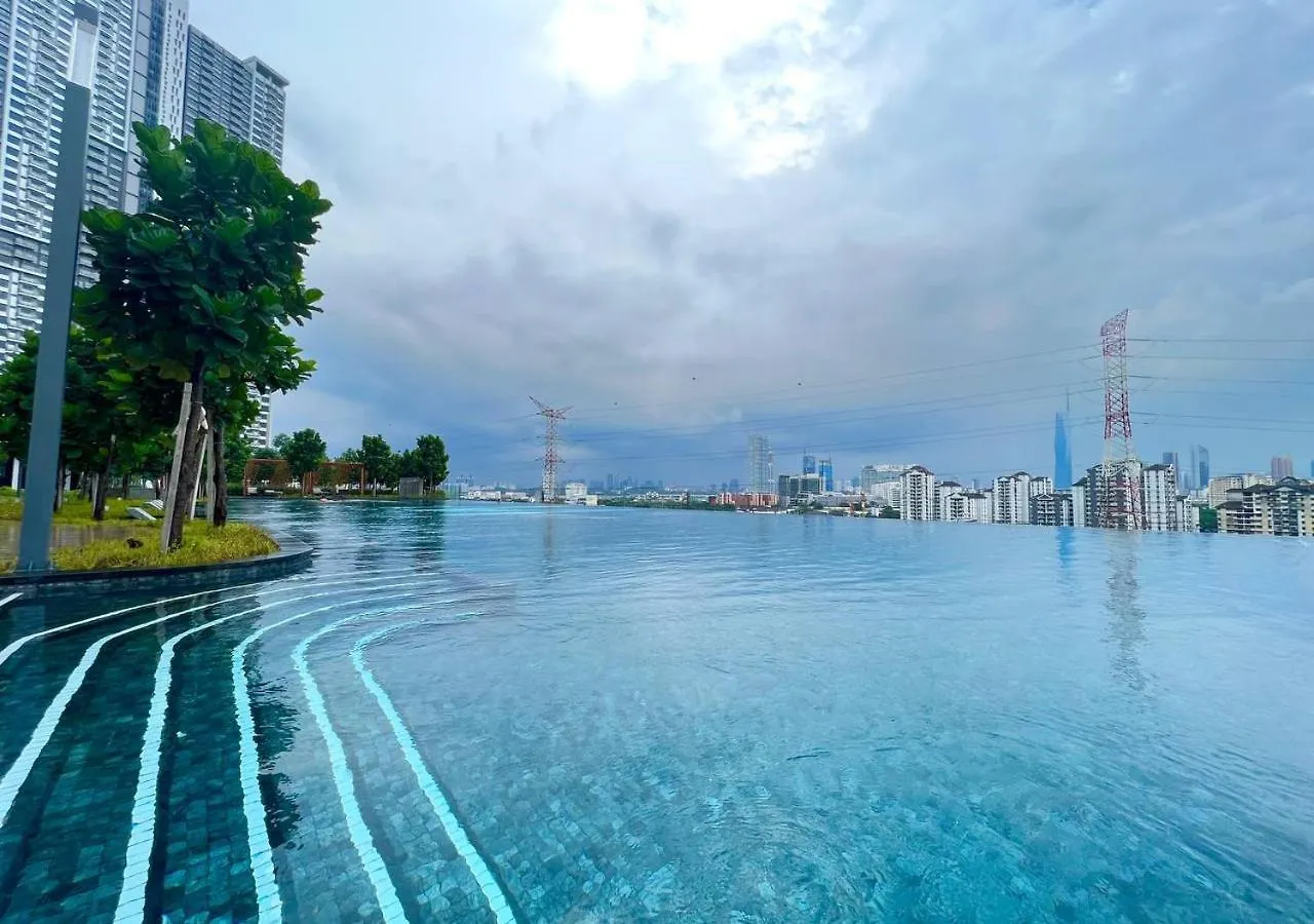 3Br / 9 Pax / Sunway Velocity / Mrt / Lrt Apartment Kuala Lumpur Malaysia