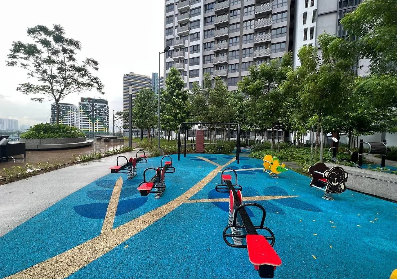 3Br / 9 Pax / Sunway Velocity / Mrt / Lrt Apartment Kuala Lumpur