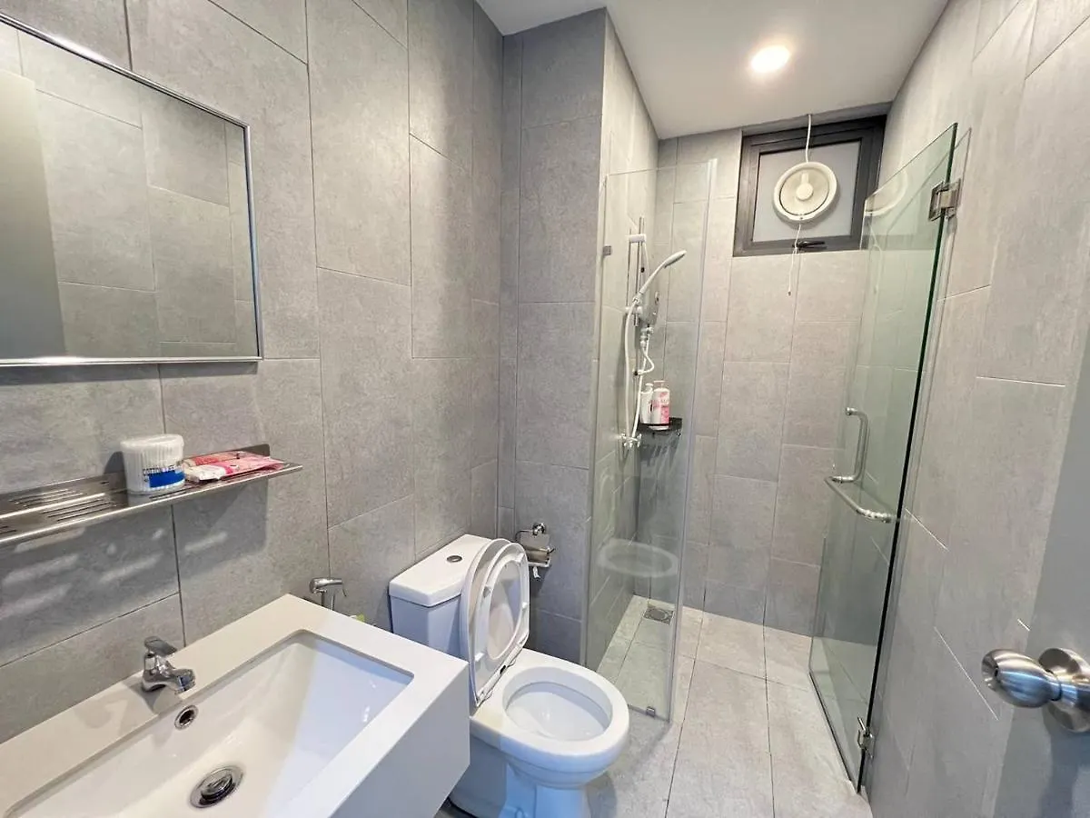 3Br / 9 Pax / Sunway Velocity / Mrt / Lrt Apartment Kuala Lumpur Malaysia